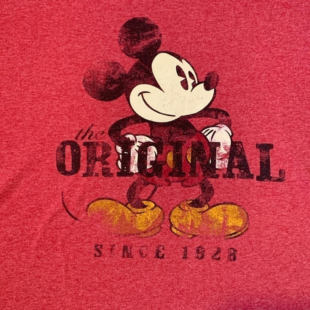 Disney Men’s red short sleeve t-shirt with Mickey Mouse on front, size XL, EUC - Picture 2 of 5